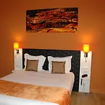 The Originals Boutique, De L'univers, 2*