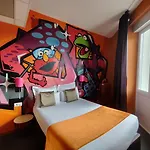 The Originals Boutique, De L'univers, 2*