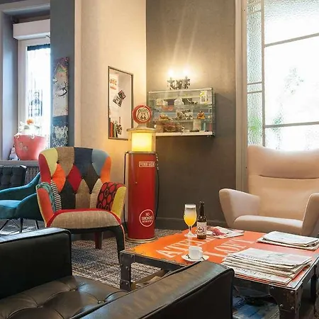 The Originals Boutique, De L'univers, 2*