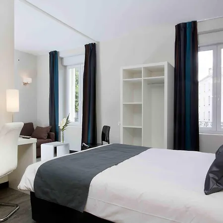 Hotel The Originals Boutique, De L'univers, 2*
