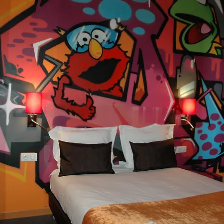 The Originals Boutique, De L'univers, 2*