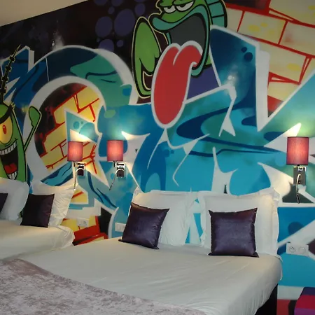 The Originals Boutique, De L'univers, 2*