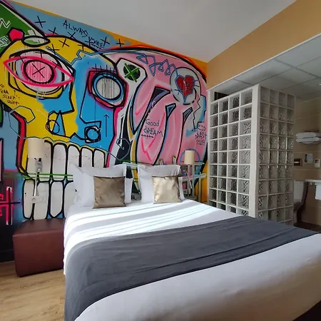 The Originals Boutique, De L'univers, 2*