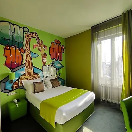 The Originals Boutique, De L'univers, 2*