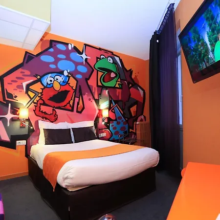The Originals Boutique, De L'univers, 2*